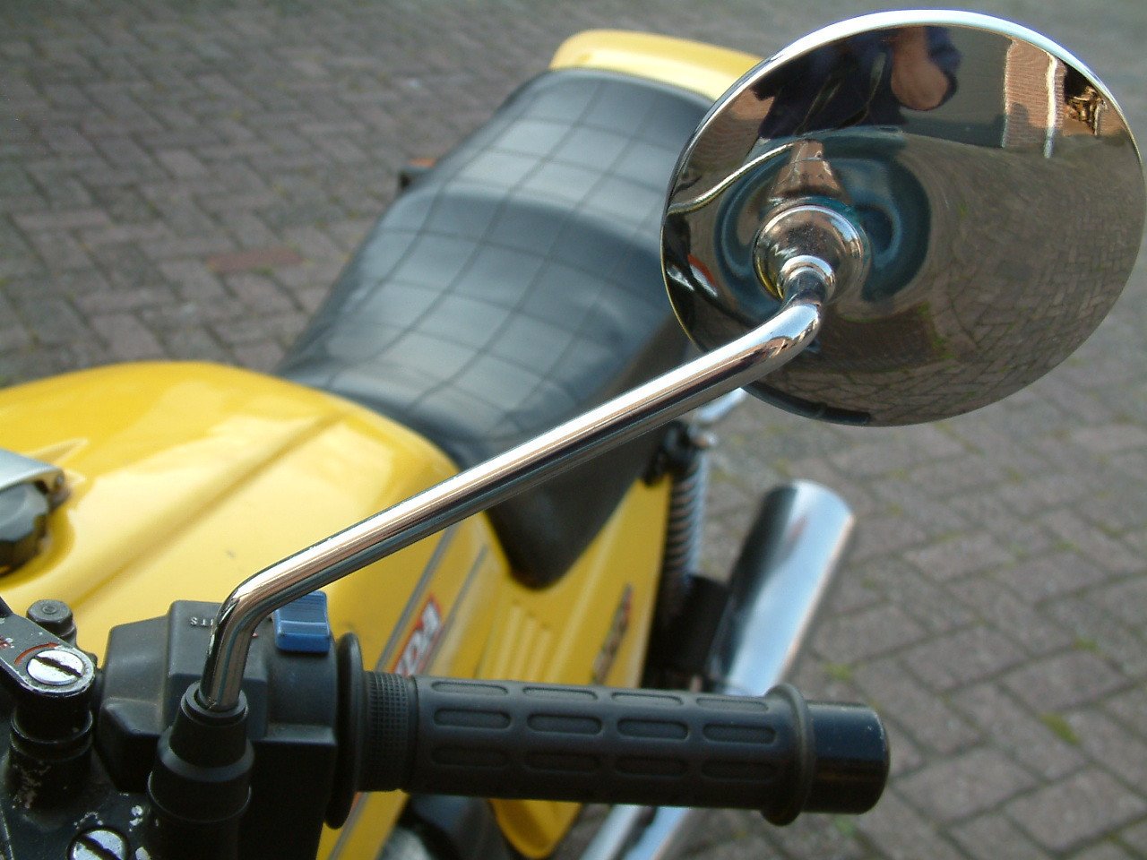 Honda bol dor  cb 900 f2  bouwjaar 1981  ---35000 km