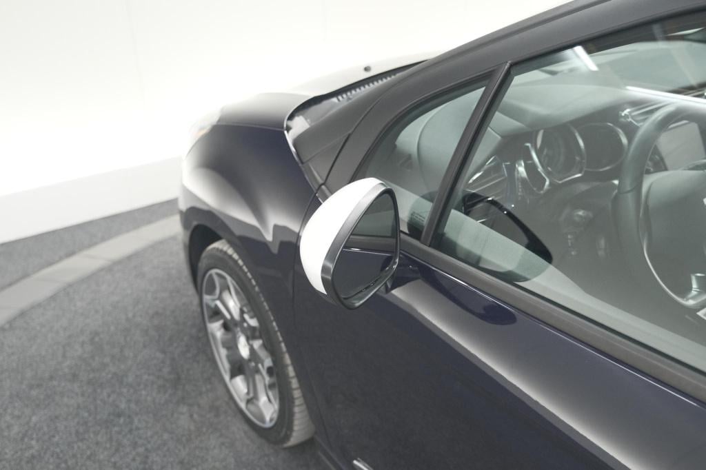 Ds Ds 3 puretech 110 so chic | camera | navigatie | parkeersensoren | clima