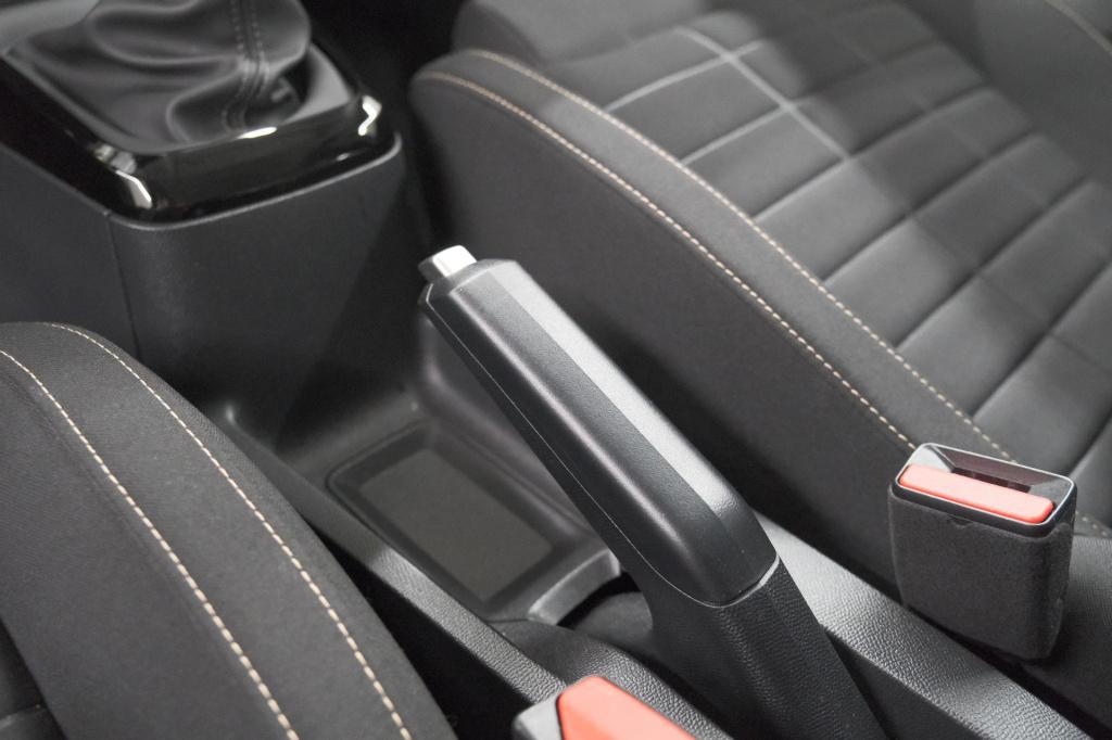 Citroen C3 Aircross 1.2 turbo 100pk plus | camera | parkeersensoren | apple