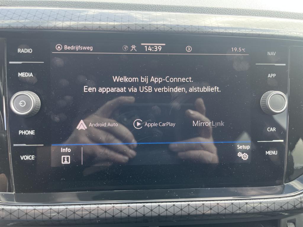 Volkswagen T-cross 1.0 tsi r-line
