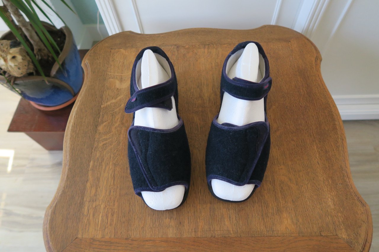 Zeer praktische orthopedische pantoffels/ sandalen, maat 39, merk Pulman