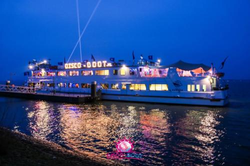 2 kaartjes disco boot breskens 20 Maart