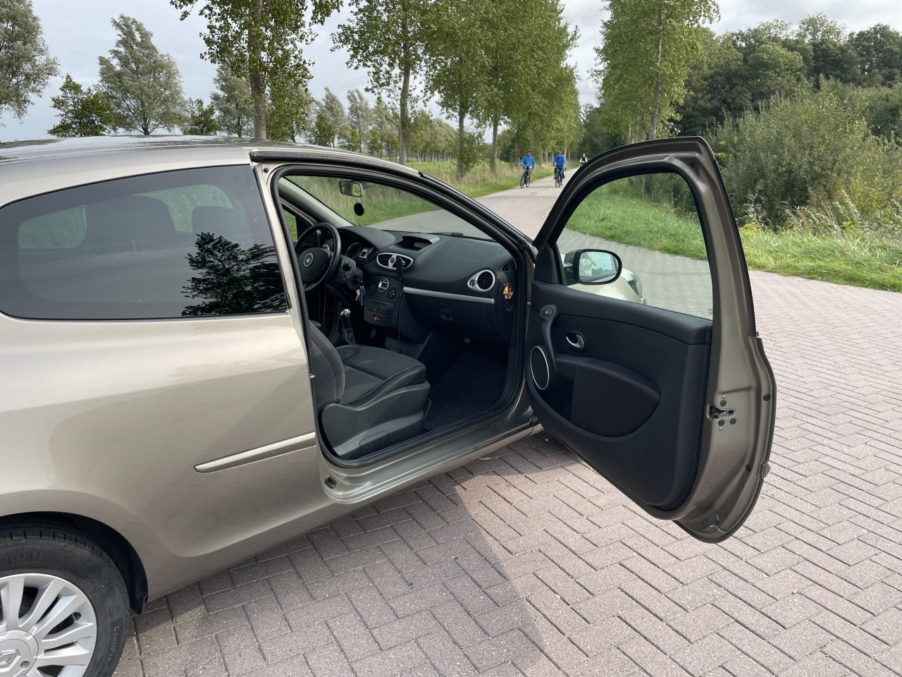 Renault Clio 1.2 Collection | 2010 | 120.000 km | €4.000