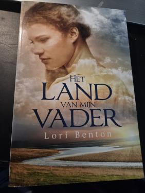 Boek "Het land van mijn vader" 2014