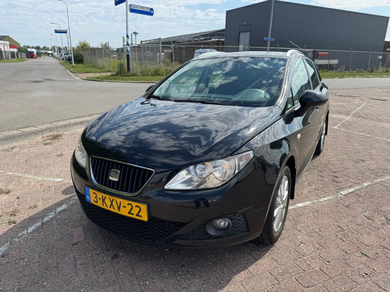 Seat ibiza bj 2011 1950 euro