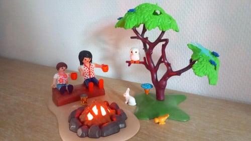 Playmobil gezellig bij het kampvuur