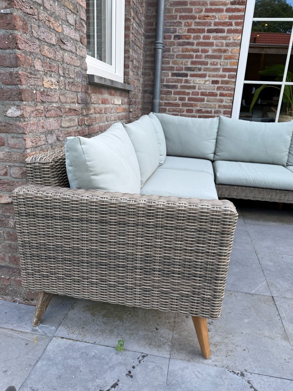 Loungebank le Sud tuinmeubel inclusief tafel