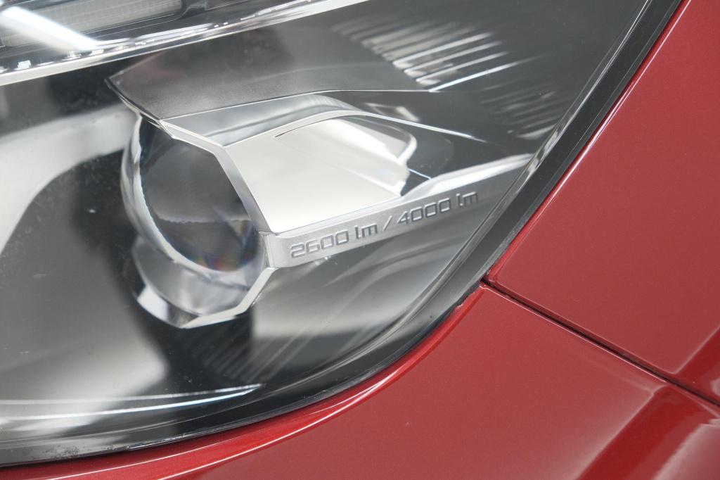 Peugeot 3008 puretech 130 eat6 gt | allseason banden | trekhaak | panoramad