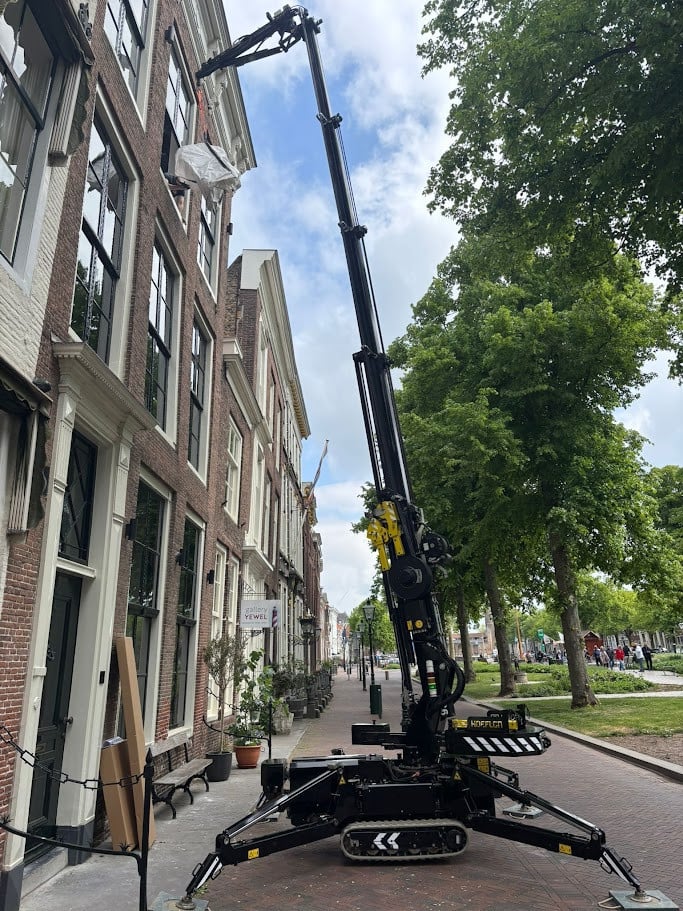 Verhuur Hoeflon C6,   minihijskraan, compactkraan,  incl machinist