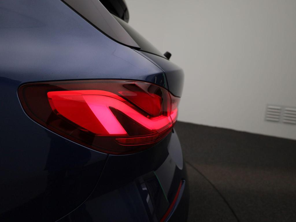 BMW 1 Serie 118i business edition | automaat | apple carplay / android auto