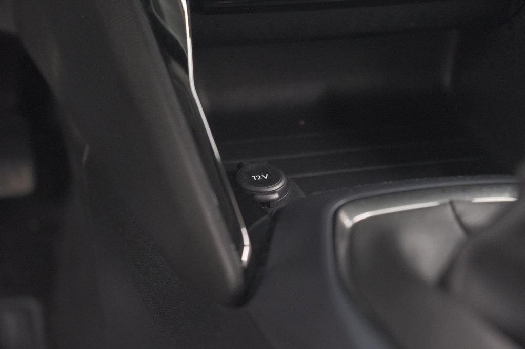 Peugeot 2008 puretech 130 allure | camera | apple carplay | navigatie | par