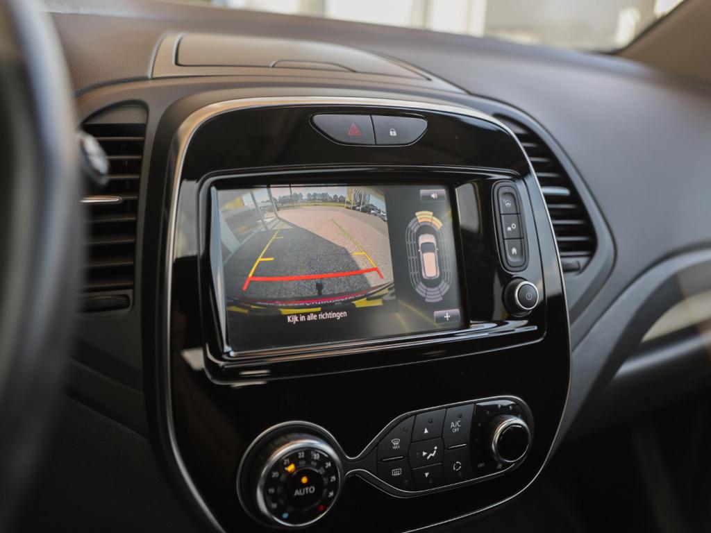 Renault Captur 1.3 tce 150pk intens automaat | panoramadak | trekhaak | nav