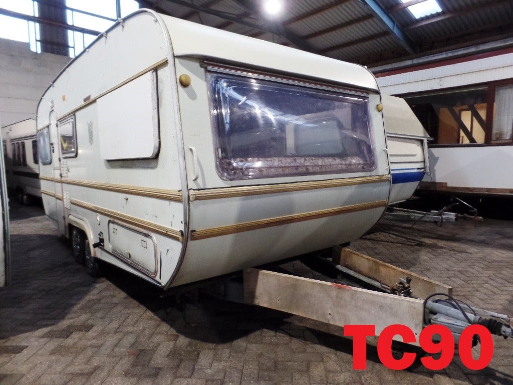 Ruim aanbod tourcaravans met en zonder geldig kentekenbewijs te koop