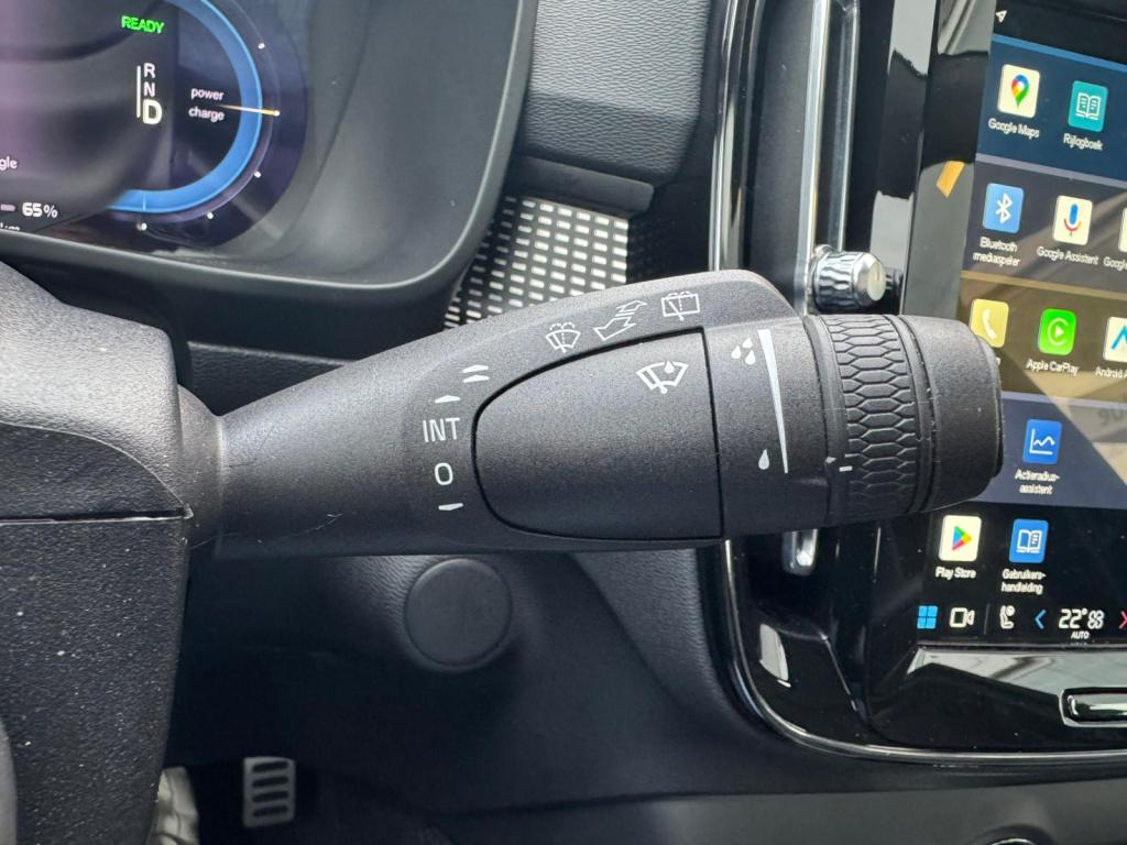 Volvo XC40 recharge p8 awd r-design