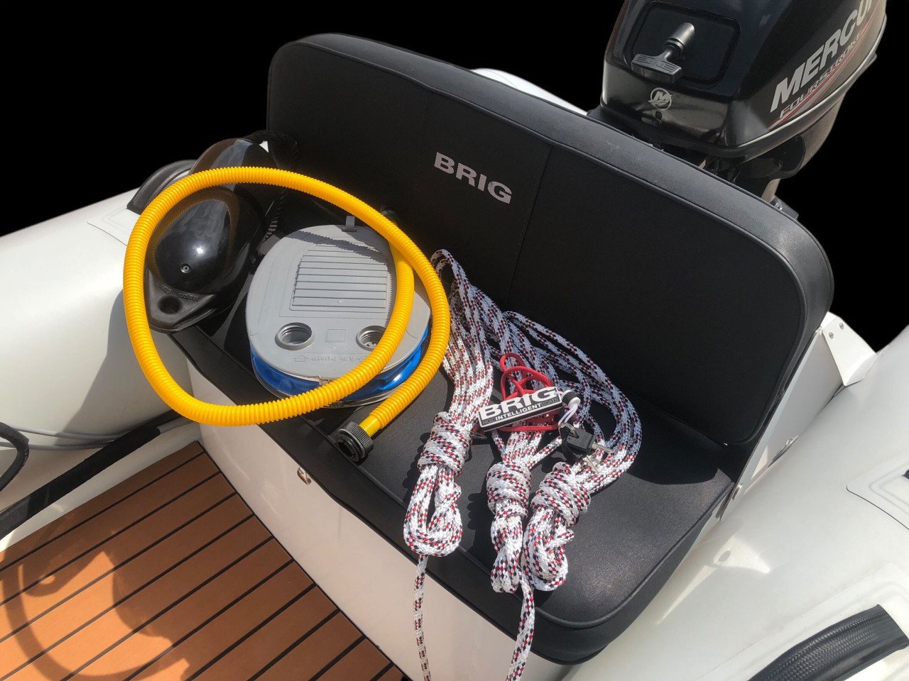 Brig Falcon 330 de Luxe RIB HYPALON met Merury F20 EPT