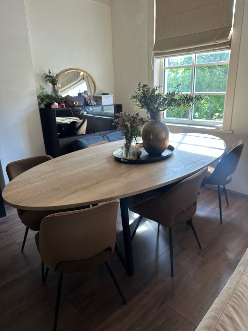 Ovale eettafel
