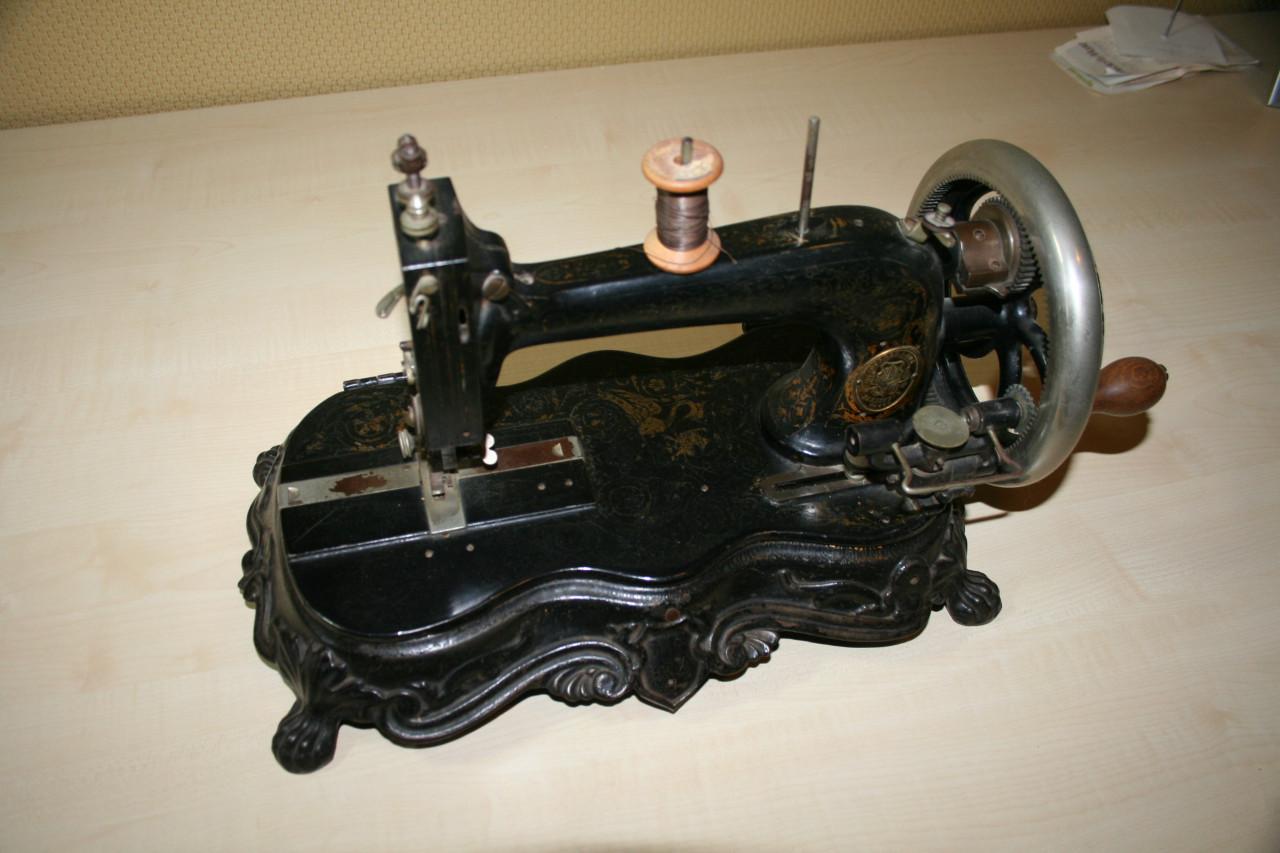 Antieke handnaaimachine -Junker & Ruh