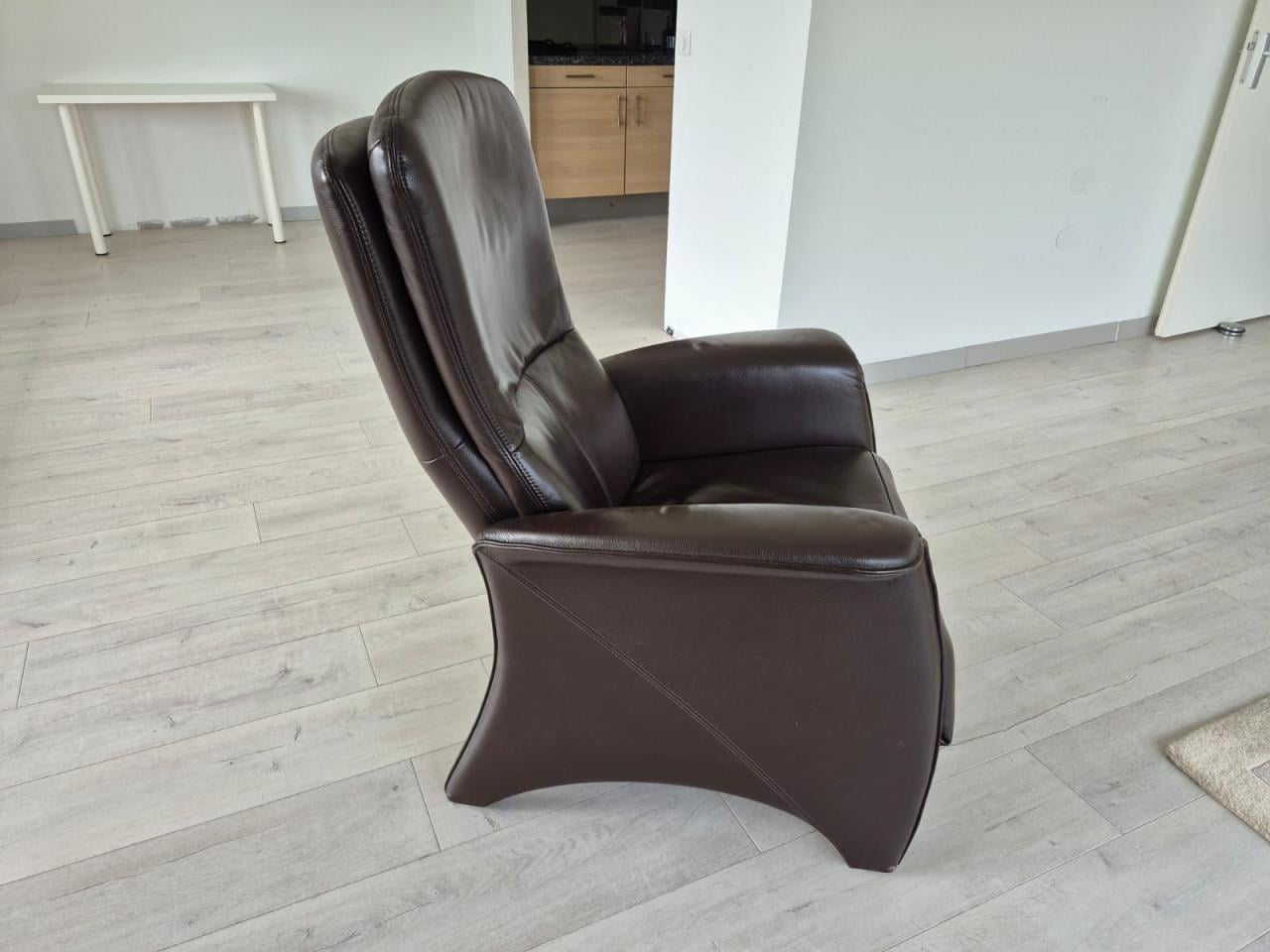 Bank tweezits, salontafel, relax stoel, slaapbank