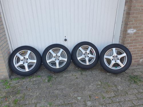 Winterbanden op lichtmetalen velg 205/55 R16
