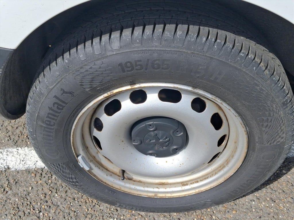 Peugeot Partner 1.5 bluehdi 100pk 650kg premium | airco, laadkasten, zijdeu