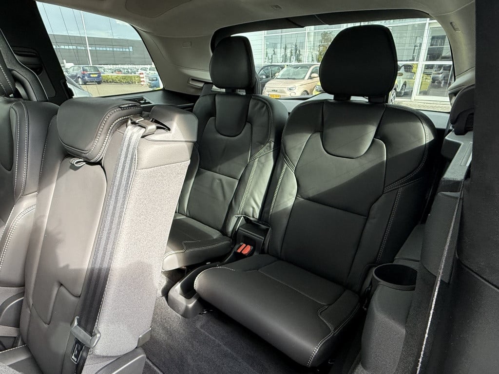 Volvo XC90 t8 455pk recharge ultra dark| full options black edition| trekha