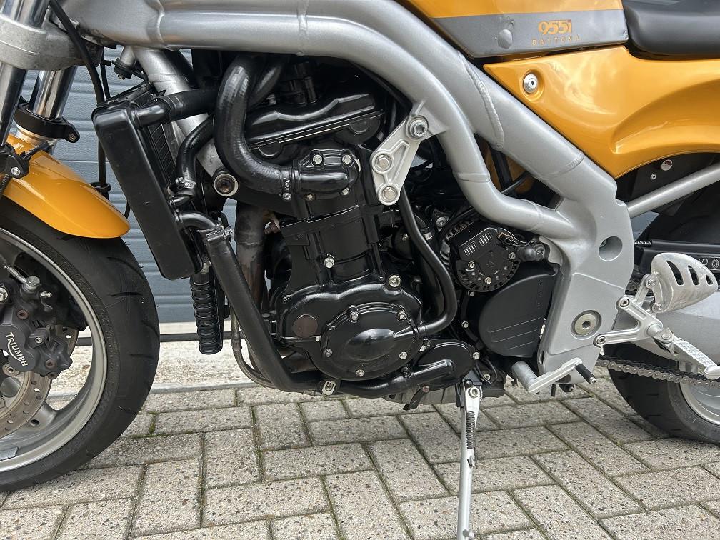 Triumph Speed Triple uit 2000 met 25 dkm, sportdemper, monocover €2350,-