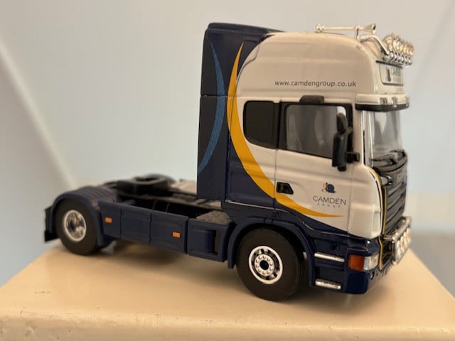 Model Scania R-serie vrachtauto met trailer schaal 1:50