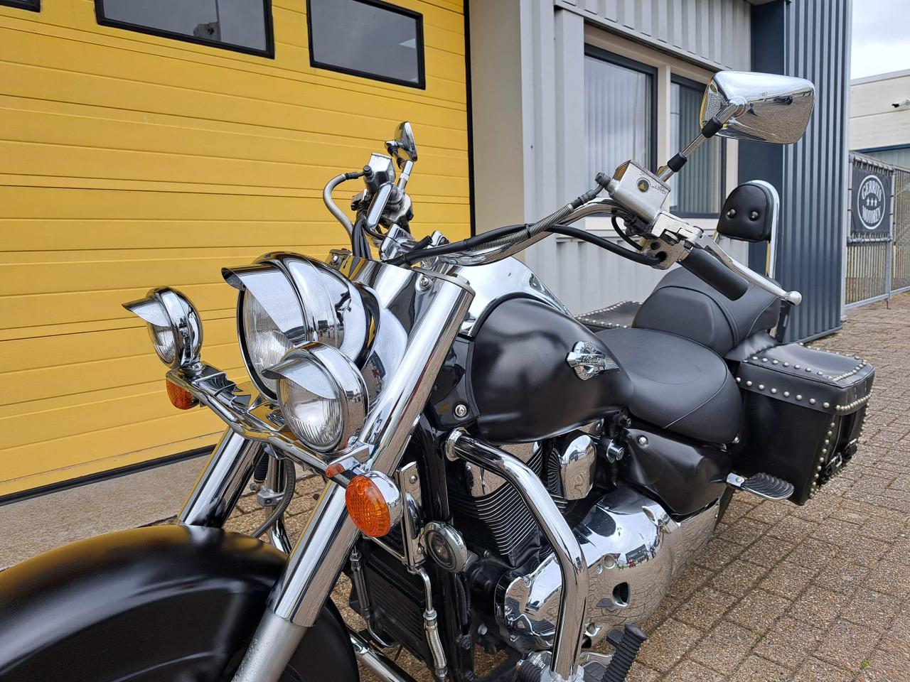 VL 1500 Intruder