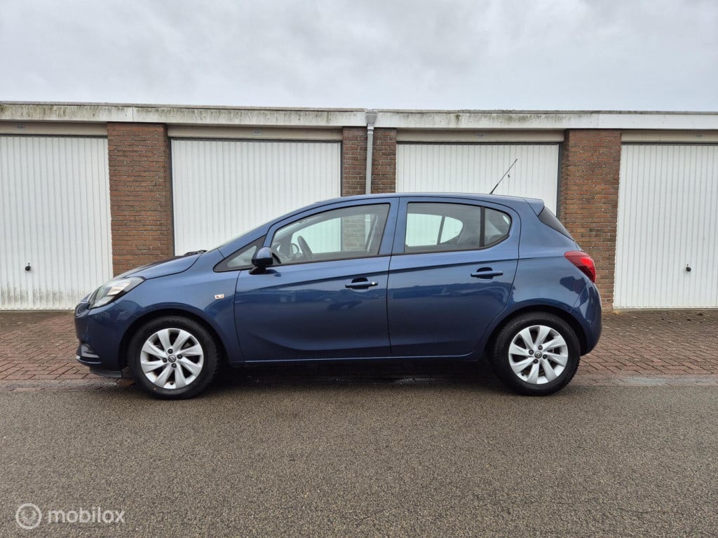 Opel Corsa 1.4 edition / 5- deurs / stuur- stoelverwarming / parkeersensore