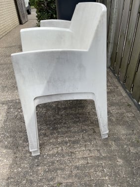 Verweerde tuinstoelen