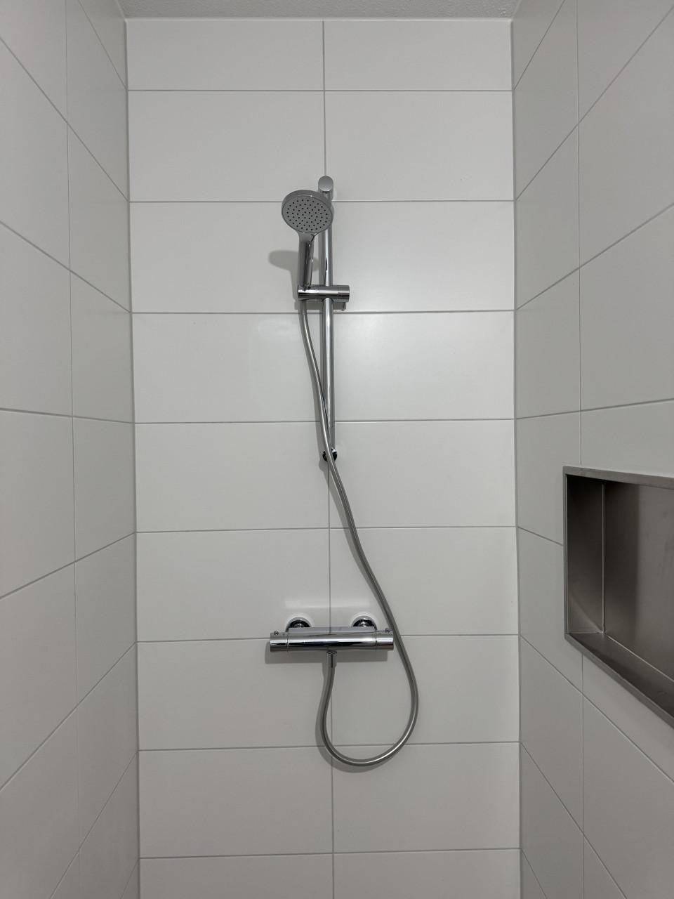 Nieuwe complete doucheset – thermostaatkraan