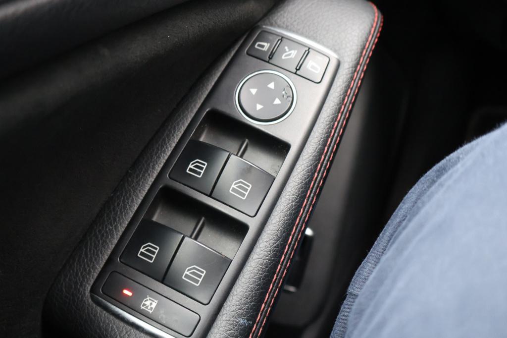 Mercedes-Benz Cla amg 45 4matic l 361 pk l dealer onderhouden l panoramadak