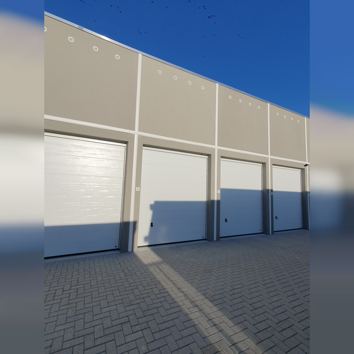 Te Huur – 27m2 Garagebox/ Opslagruimte/ Werkruimte in Burgh-Haamstede