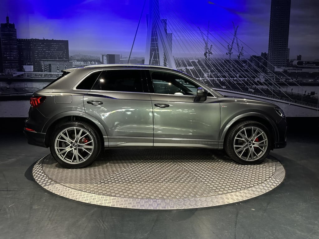 Audi Q3 35 tfsi s edition *pano*camera*trekhaak*
