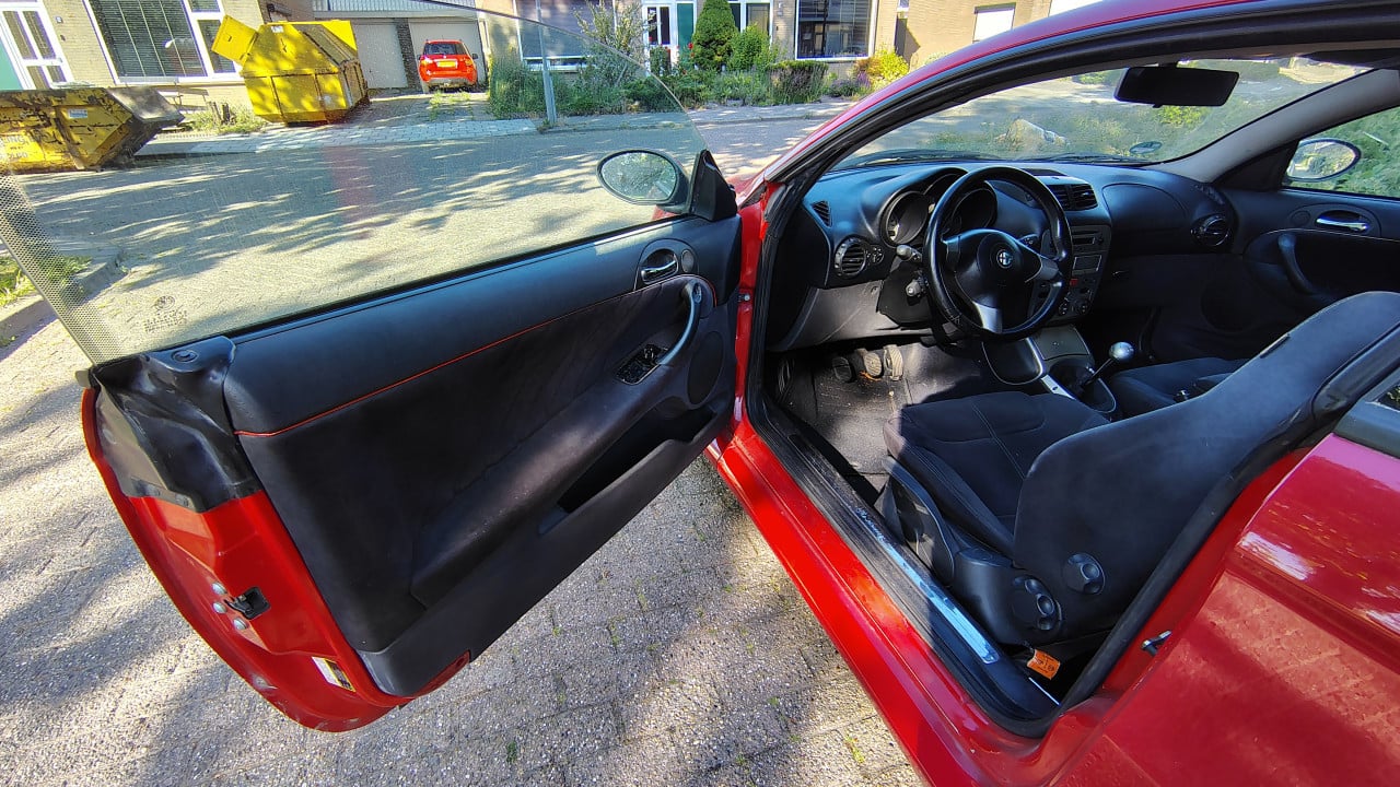 Alfa Romeo GT 1.8 Twin Spark Progression