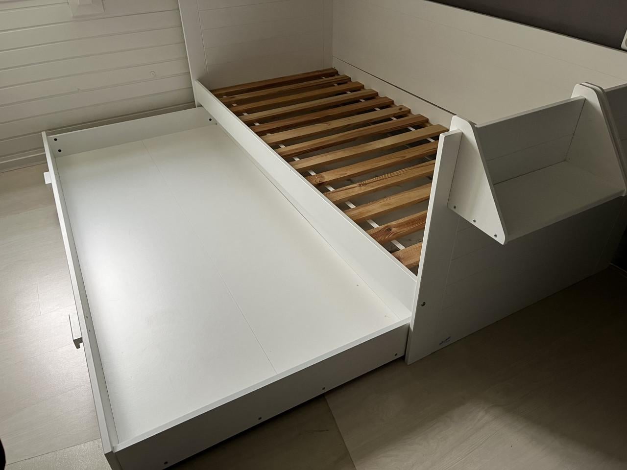 Eenpersoonsbed 200 x 90 cm