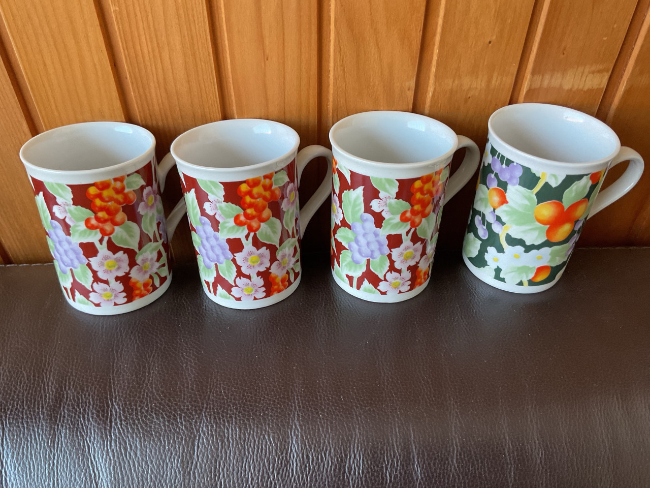 4 mooie bekers alle 4 voor € 1