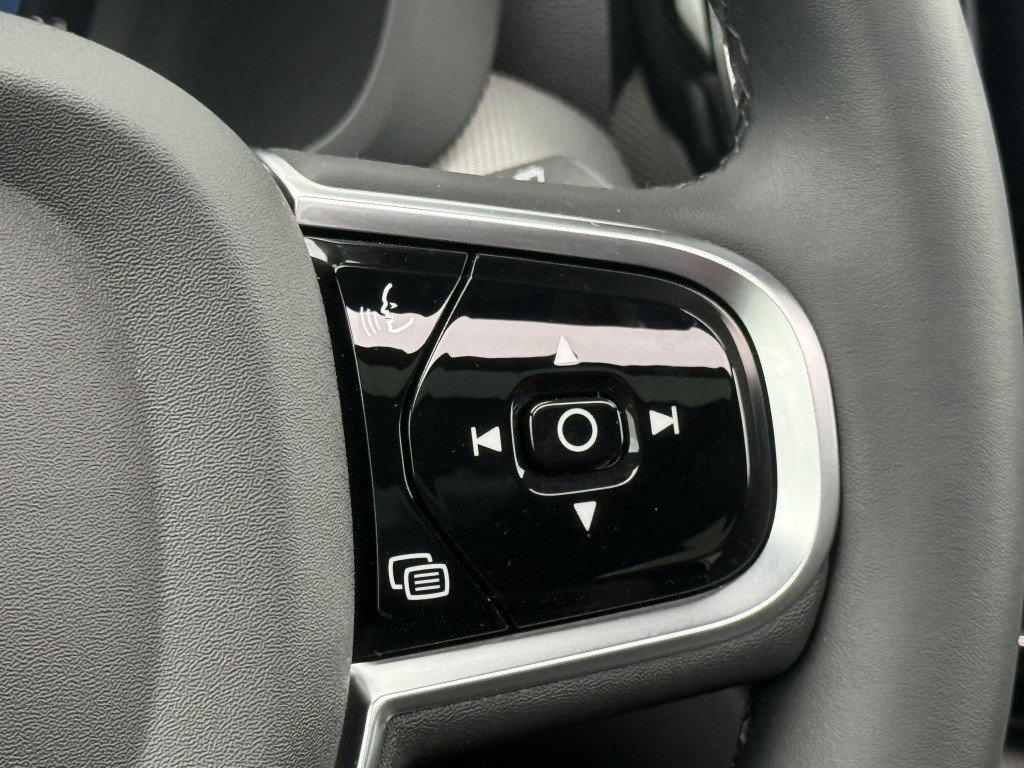 Volvo XC60 t8 455pk recharge black edition| panodak| trekhaak| adap.cruise|