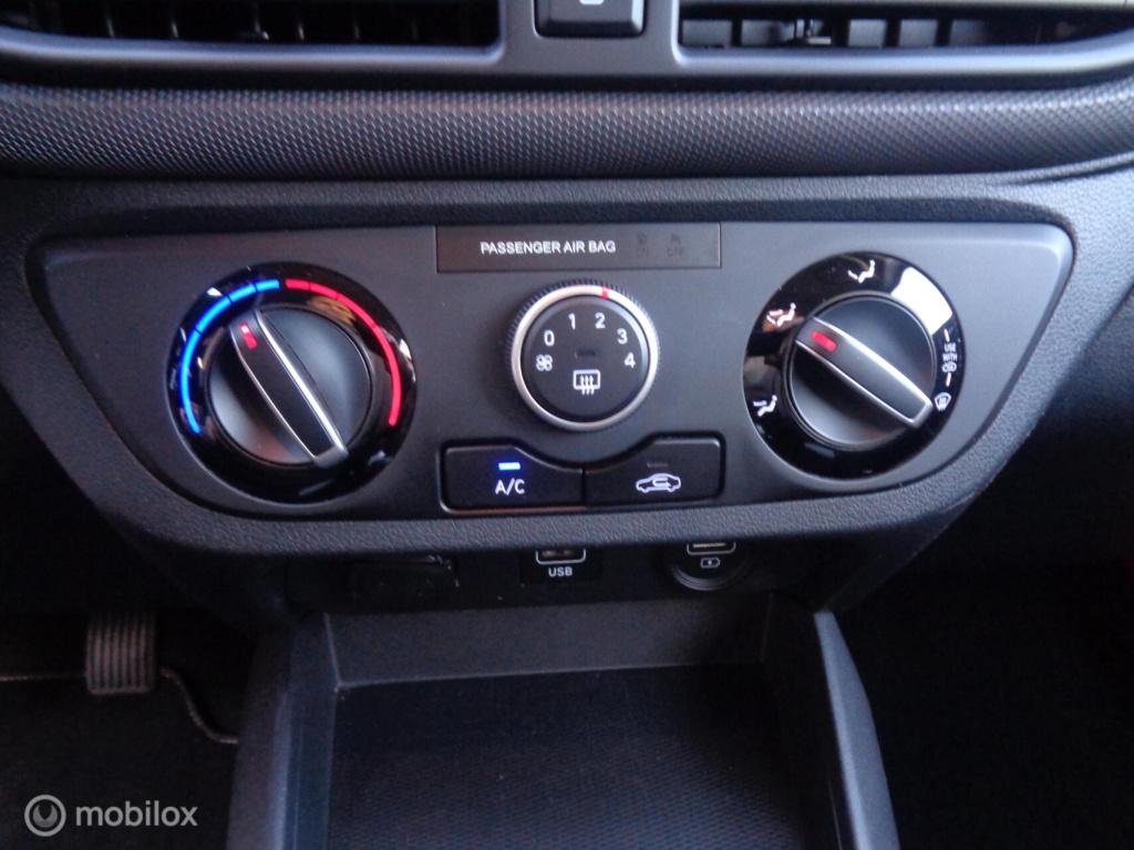 Hyundai I 10 1.0 comfort/two-tone/airco/apple carplay/navigatie/lm velgen/c