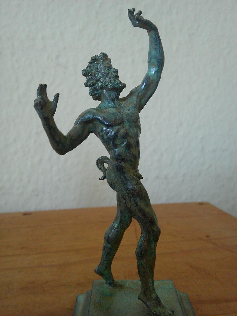 BRONZEN BEELDJE MYTHOLOGISCHE GOD PAN