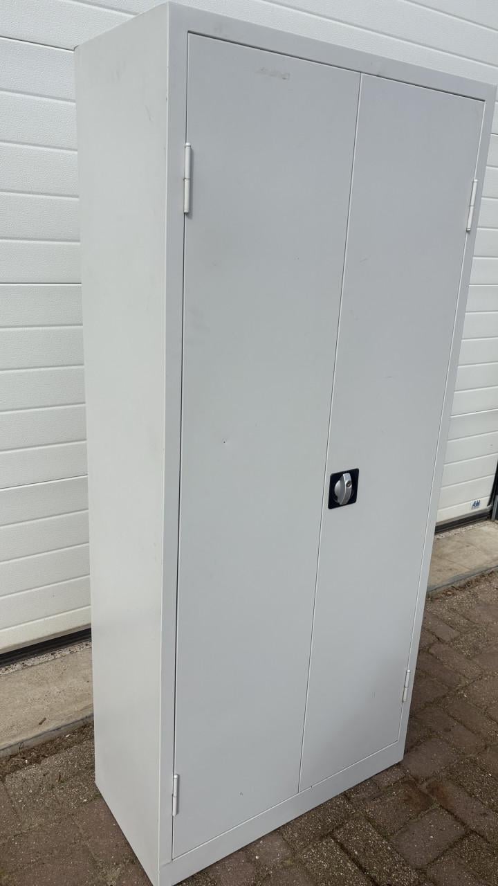 Draaideurkast metalenkast dossierkast archiefkast