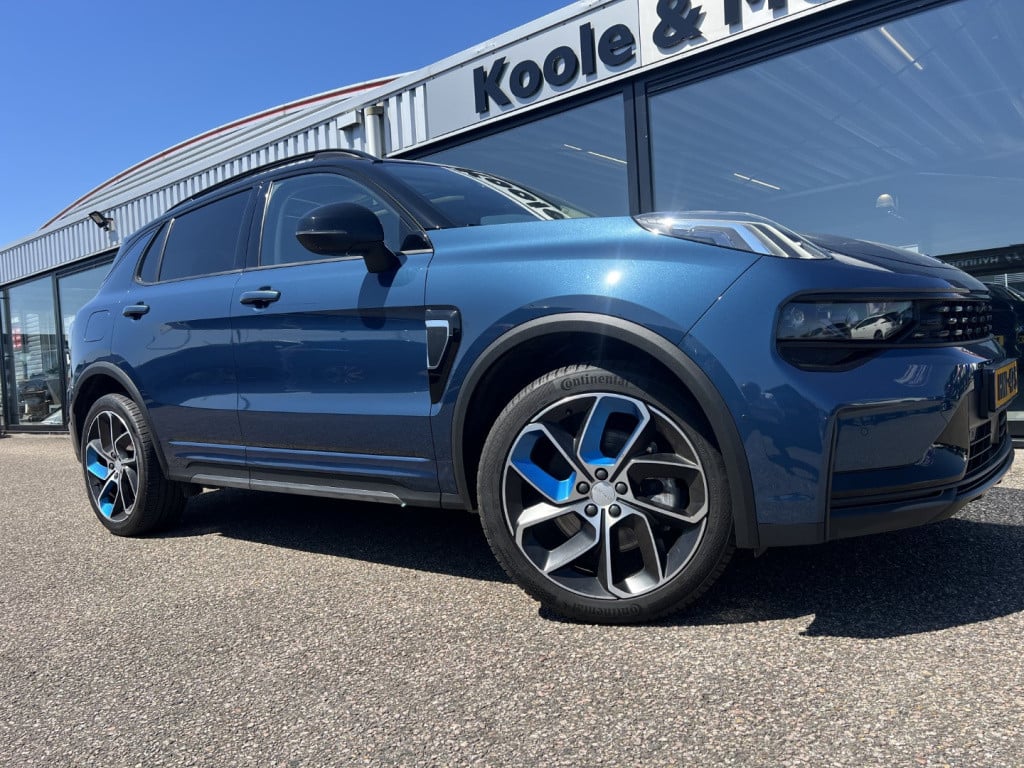 Lynk & Co 01 1.5 261pk plug in hybrid , panodak , 360gr camera , carplay