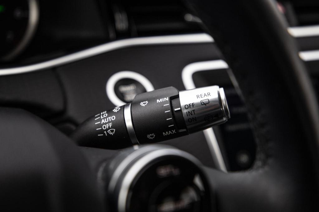 Land Rover Range Rover 1.5 p300e awd s plug in hybride / leder / adaptive c