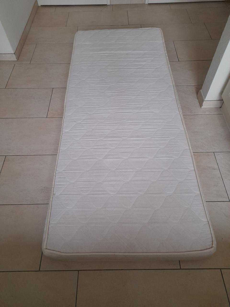 Matras netjes en schoon 80 x 200 x 14 (in goede staat )