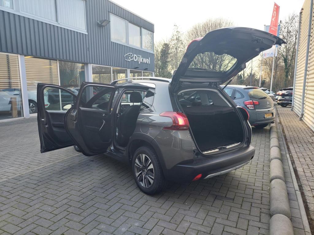 Peugeot 2008 suv 110 allure automaat pano/clima/navi/trekhaak