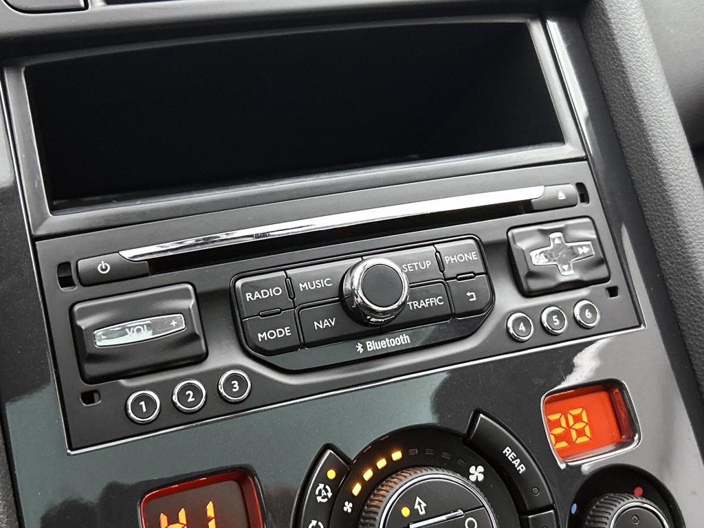 Peugeot 5008 130 pk style 7 persoons | rijklaar | trekhaak | panoramadak | 