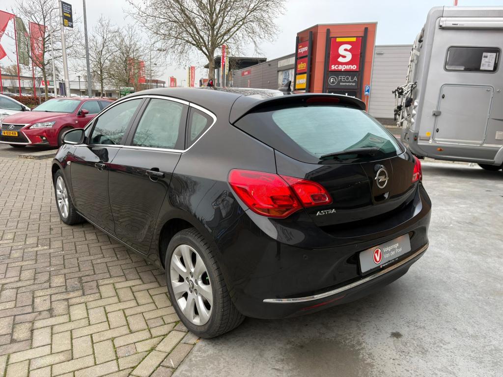 Opel Astra 1.4 turbo blitz