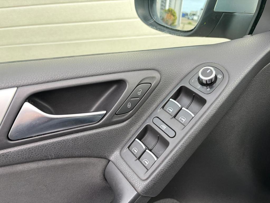 Volkswagen Golf 1.4 tsi highline/automaat/goed onderhouden/clima/lichtmetaa