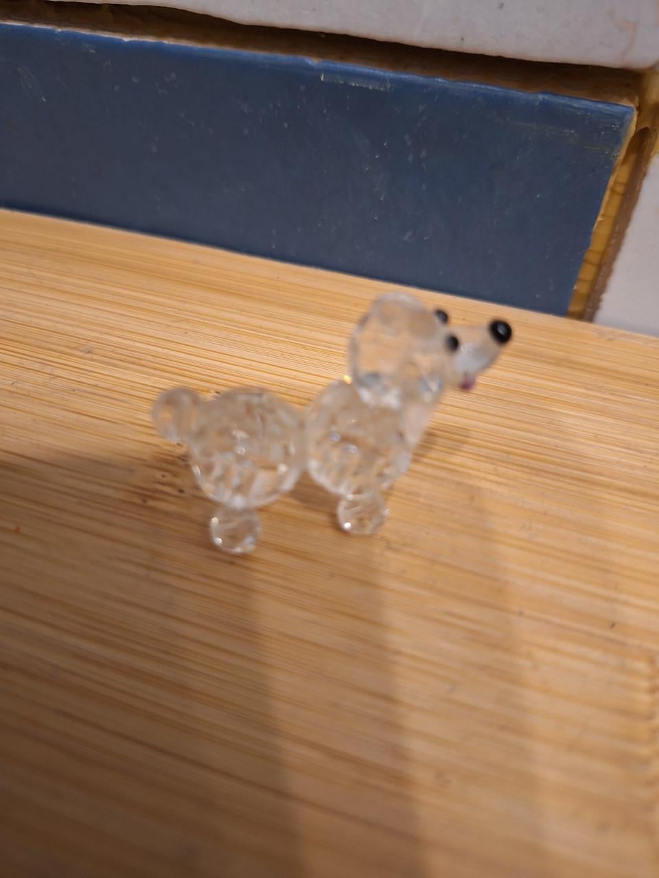 Miniatuur glas hond