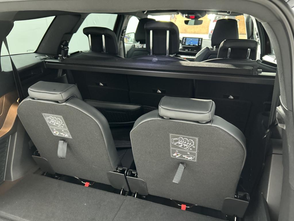 Peugeot 5008 180pk gt pack business | rijklaar | trekhaak | leer | adaptiev